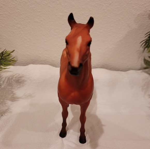 Breyer Man O' War Model Horse #602 Red Chestnut Matte Produced from 1975-1990. - Picture 4 of 11